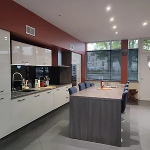 https://agrable-maison-de-ville-proche-du-centre-vichy.hotels-rhonealpes.com